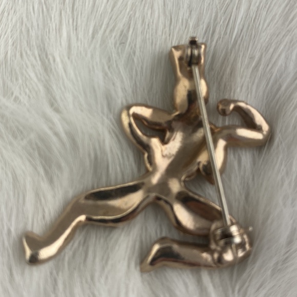 Vintage Trifari Sterling Sasha Male Russian
Cossack Dancer w/ Crown Brooch 1940s - Picture 2 of 4